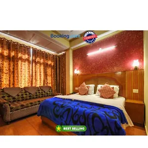 *** Hotel King Palace - Nature-valley-luxury-room - Prime Location With Parking Facilities India