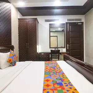 *** Hotel Lavish By Qotel Rajouri Garden India